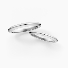 Charms Jewelry:【モダンなデザインで一粒のメレがアクセントに】着けた時に存在感を発揮するリング