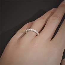 Charms Jewelry:【1ct以上のメレダイヤモンドで存在感を放つエタニティリング】絆と永遠の愛を表す