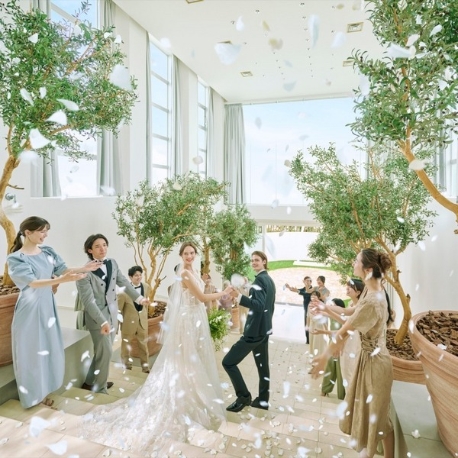 OLIVE ARIA（オリーブ アリア）：祝日SP*ギフト1万*天井高10M！憧れ大階段×ドレス展示×贅沢試食