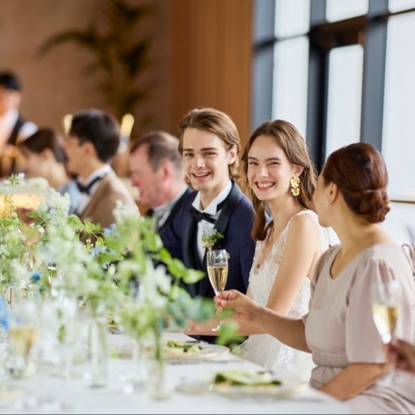 OLIVE ARIA（オリーブ アリア）：気軽に参加♪*ギフト1万*憧れ大階段×最旬ドレス展示×贅沢試食