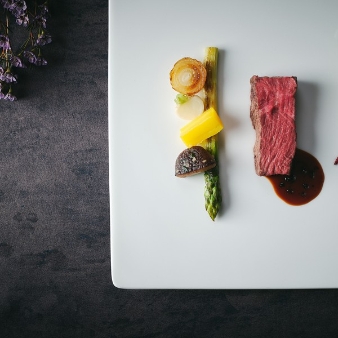 結婚式場：【料理重視に】厳選国産牛*無料ハーフコース試食＆豪華特典付き