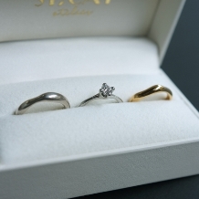 ａｔｅｌｉｅｒ　ＳＴ，ＣＡＴ:普段着に似合う、モダンなオーダー婚約指輪【4 Tsume Engagement】