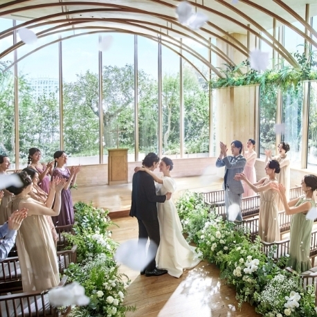 ａｍｐｅｒｓａｎｄ　Ｂｙ　ＬＡＧＵＮＡＶＥＩＬ　ＡＴＥＬＩＥＲ（アンパサンド　バイ　ラグナヴェール　アトリエ）：連休SP≪150万優待≫木漏れ日チャペル×貸切空間で上質花嫁体験