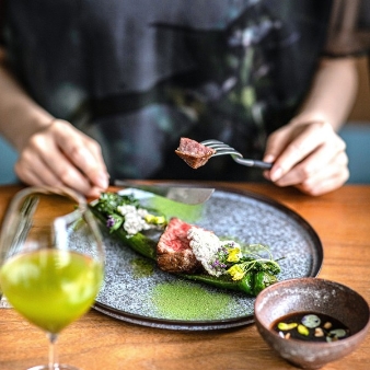 CRAZY GRANDE MAISON:【30名＊挙式＆披露宴／1年半以内】グランメゾンプラン30:建築×料理×空間が融合。人生を祝うレストランウェディングが横浜みなとみらいエリアに誕生しました！