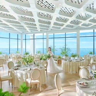 結婚式場：《GRANDオープン！150万BIG優待》海煌めく挙式×新作ドレス*試食
