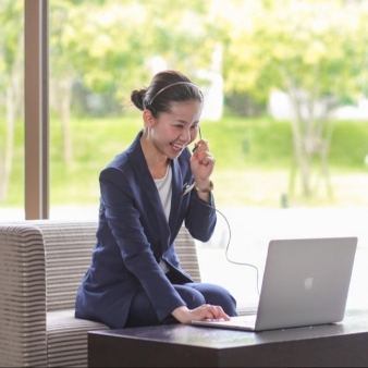 結婚式場：【自宅でフェア参加】Webでオンライン会場見学×スマホで相談