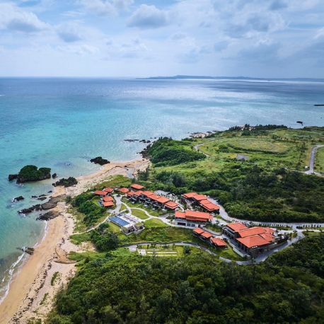 ＴＨＥ　ＨＩＲＡＭＡＴＳＵ　ＨＯＴＥＬＳ＆ＲＥＳＯＲＴＳ　宜野座：【1日1組の至福】美食と絶景に包まれる滞在型リゾート婚相談