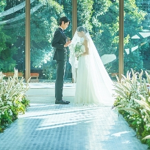 軽井沢 閑聖の杜（KARUIZAWA KANSEI NO MORI）:【挙式フォトプラン】家族や親しい方に囲まれた結婚式を叶える