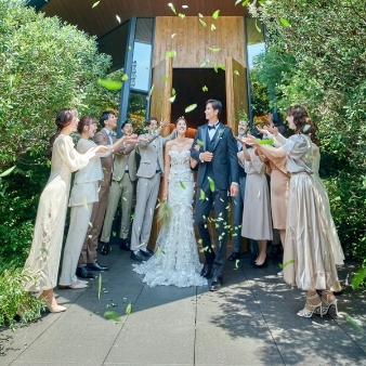 結婚式場：【OPEN記念*最大120万優待】光と森の挙式＆国産牛試食