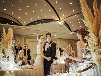 ホテル阪急インターナショナル 星空が煌めくようなデザインの会場「月華」画像 2-3