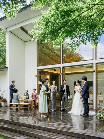 星野リゾート 軽井沢ホテルブレストンコート 湯川ガーデンテラス/20~42名画像 1-2