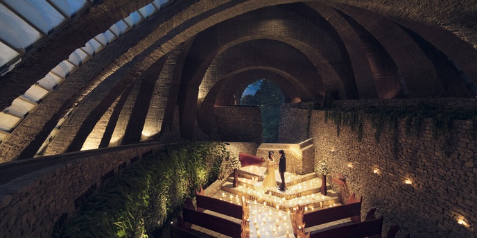 星野リゾート 軽井沢ホテルブレストンコート 教会(石の教会 内村鑑三記念堂/キャンドルW)画像 1