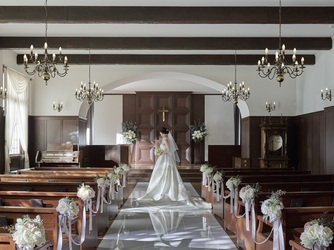 富士屋ホテル(箱根・宮ノ下) チャペル(木目調で自然光に満ちた格式あるチャペル)画像 2-1