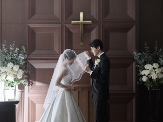 富士屋ホテル(箱根・宮ノ下) チャペル(木目調で自然光に満ちた格式あるチャペル)画像 2-3