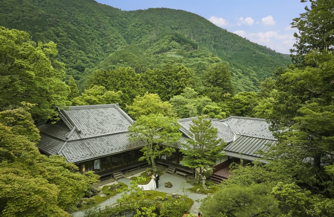 富士屋ホテル(箱根・宮ノ下) 皇室の旧御用邸「菊華荘」薔薇・桃・櫻画像 1