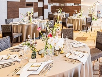 L,ARRIVO(エル・アリーヴォ) 明るく開放的なバンケット画像 1-3