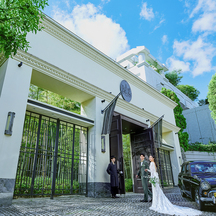 横浜迎賓館 セレモニースペース(創業77年時代をこえて紡がれるふたりらしさ)画像 2-2