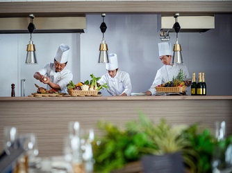 アールベルアンジェ苫小牧 ホワイエ付きのパーティー会場画像 2-2