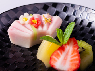 ホテルニューオータニ佐賀 料理・ケーキ5画像 2-4