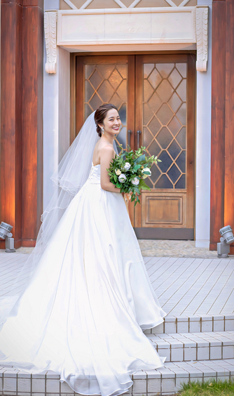 TERRACE GLANZ(テラスグランツ) セレモニースペース(独立型の専門式場チャペルで挙式シーン)画像 2-1