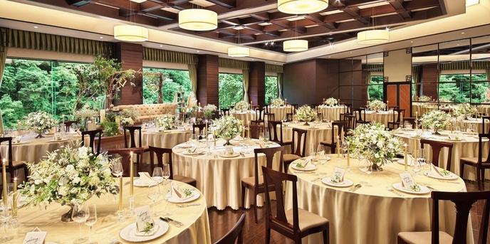 TERRACE GLANZ(テラスグランツ) 緑に囲まれた披露宴会場画像 1