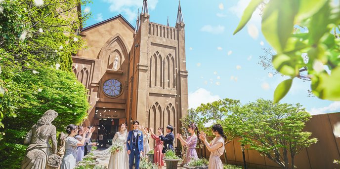 ベルナール酒田 チャペル(ゲストからの祝福に笑顔があふれる瞬間!)画像 1