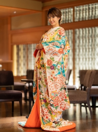 ピアザ ララ ルーチェ 衣裳2画像 2-2