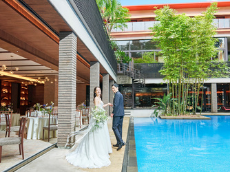 WITH THE STYLE FUKUOKA (ウィズザスタイルフクオカ) 【開放感】プールと空と緑が広がる会場画像 2-4