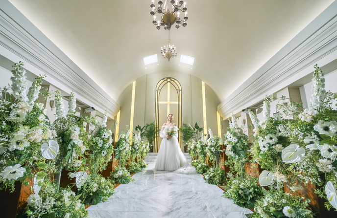 BELLE UN JOUR(ベルアンジュール) チャペル(光に包まれたチャペルからはじまる物語)画像 1