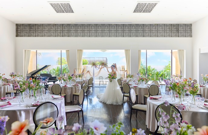 グレイスヒル・オーシャンテラス 【ラグーン】おふたり色に染められる会場画像 1