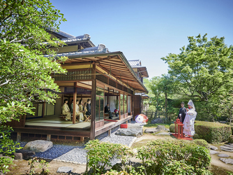 桜鶴苑(おうかくえん) セレモニースペース(千二百坪の日本庭園で結ぶ人前式【桜祝言】)画像 2-3