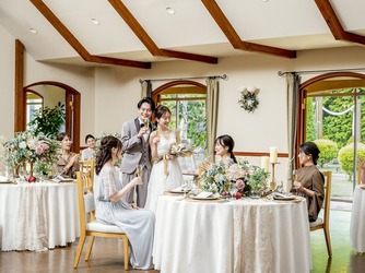 VILLA de ESPOIR (エスポワール) 大きな窓のある披露宴会場画像 2-4