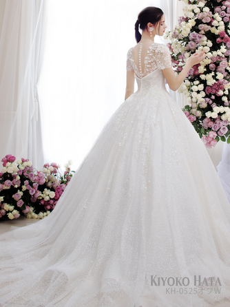 ヒルトン成田 衣裳画像 1-1