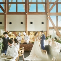 ラヴィマーナ神戸(RAVIMANA KOBE) 瑠璃/木とガラスで造られた開放的な空間画像 2-2