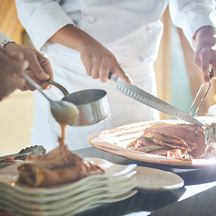 ラヴィマーナ神戸(RAVIMANA KOBE) 瑠璃/木とガラスで造られた開放的な空間画像 2-3