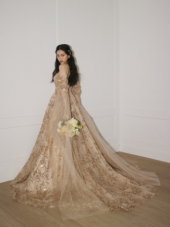 ラヴィマーナ神戸(RAVIMANA KOBE) 衣裳3画像 1-2