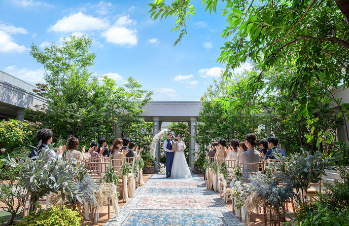 Ravir Okayama (ラヴィール岡山) セレモニースペース(《高層階×青空×緑》ガーデンウエディング)画像 1