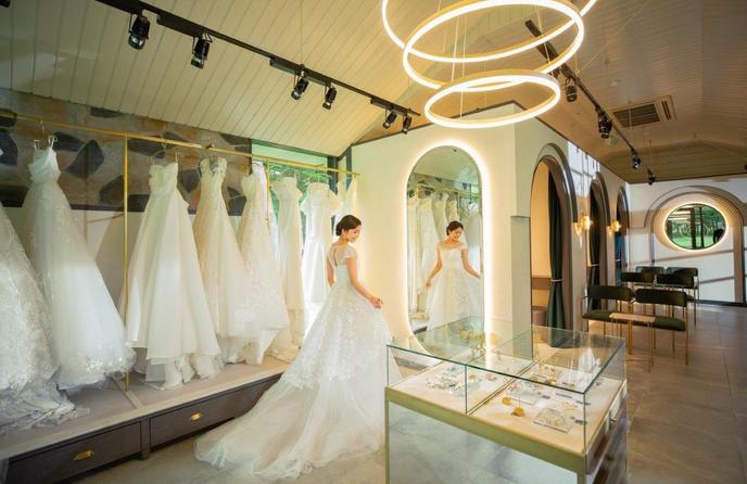 軽井沢プリンスホテル フォレスターナ軽井沢 衣裳画像 1