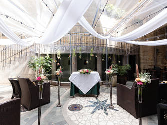 TABLEAUX(タブローズ) セレモニースペース(自然光差し込むテラス挙式)画像 2-3