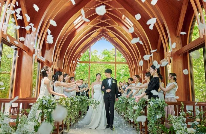 ララシャンス 博多の森 チャペル(【緑があふれるサンタムール教会】)画像 1