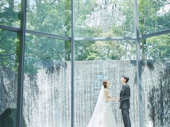 大宮璃宮 チャペル(豊かな滝の流れと緑に包まれた森のチャペル)画像 2-1