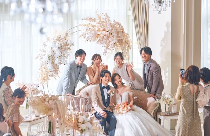 星ヶ丘迎賓館 アートグレイスクラブ 【オランジュリーガーデン】ソファーメイン画像 1