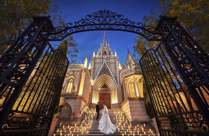 セントグレース大聖堂 チャペル(夜の空に浮かび上がるセントグレース大聖堂)画像 1
