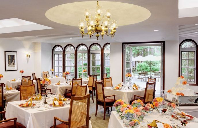 旧軽井沢礼拝堂 旧軽井沢ホテル音羽ノ森 〈レストラン桂姫〉ホテルメインダイニング画像 1