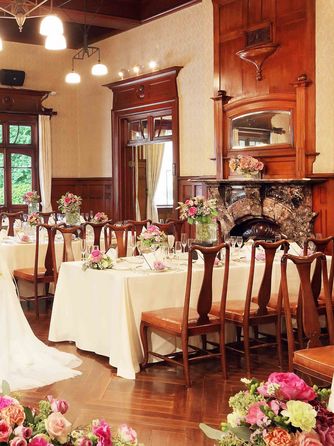 国指定重要文化財 旧松本邸(THE INDUSTRY CLUB OF WEST JAPAN) 庭園が見えるバンケット画像 1-2