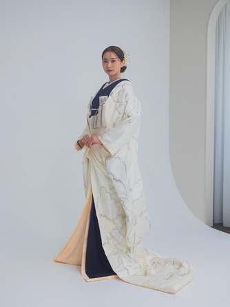 ララシャンス 迎賓館 衣裳2画像 1-1