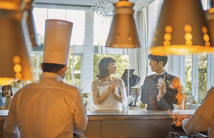 ララシャンス ベルアミー ライブキッチンから提供の料理でおもてなし画像 1