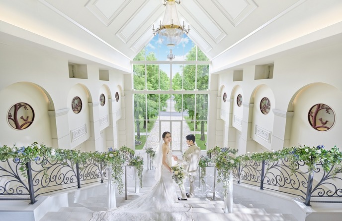 ララシャンス ベルアミー チャペル(天気を気にせず、花降る祝福。全天候大階段)画像 1