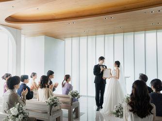 The Opera(オペラ) チャペル(木の温もりを感じる洗練された上質チャペル)画像 2-4