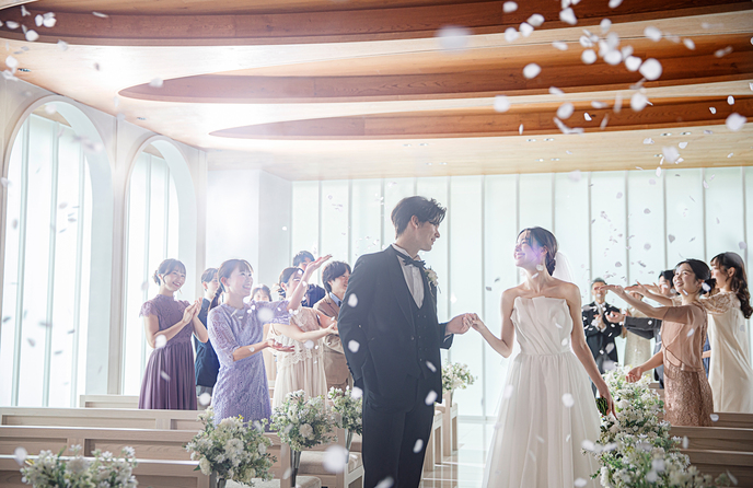 The Opera(オペラ) チャペル(木の温もりを感じる洗練された上質チャペル)画像 1